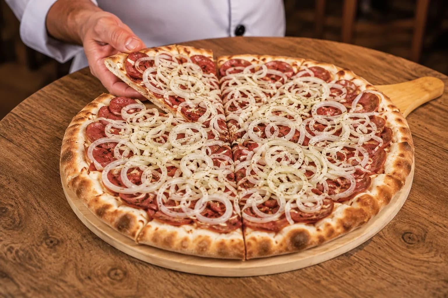Pizza Gourmet de Calabresa