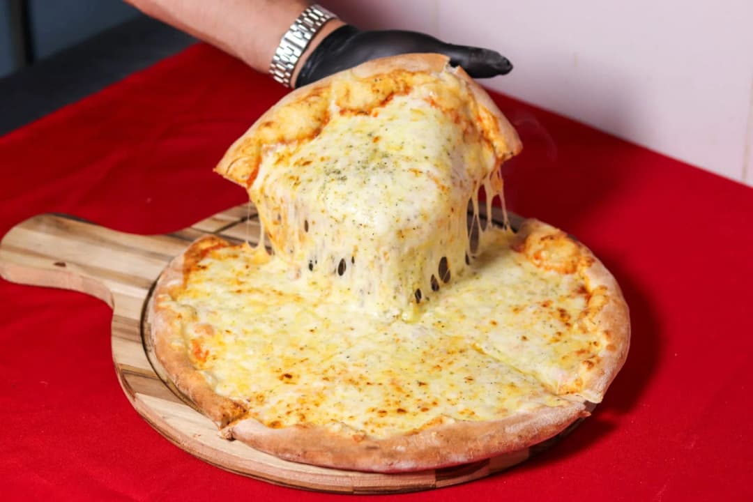 PIZZA GOURMET TRÊS QUEIJOS