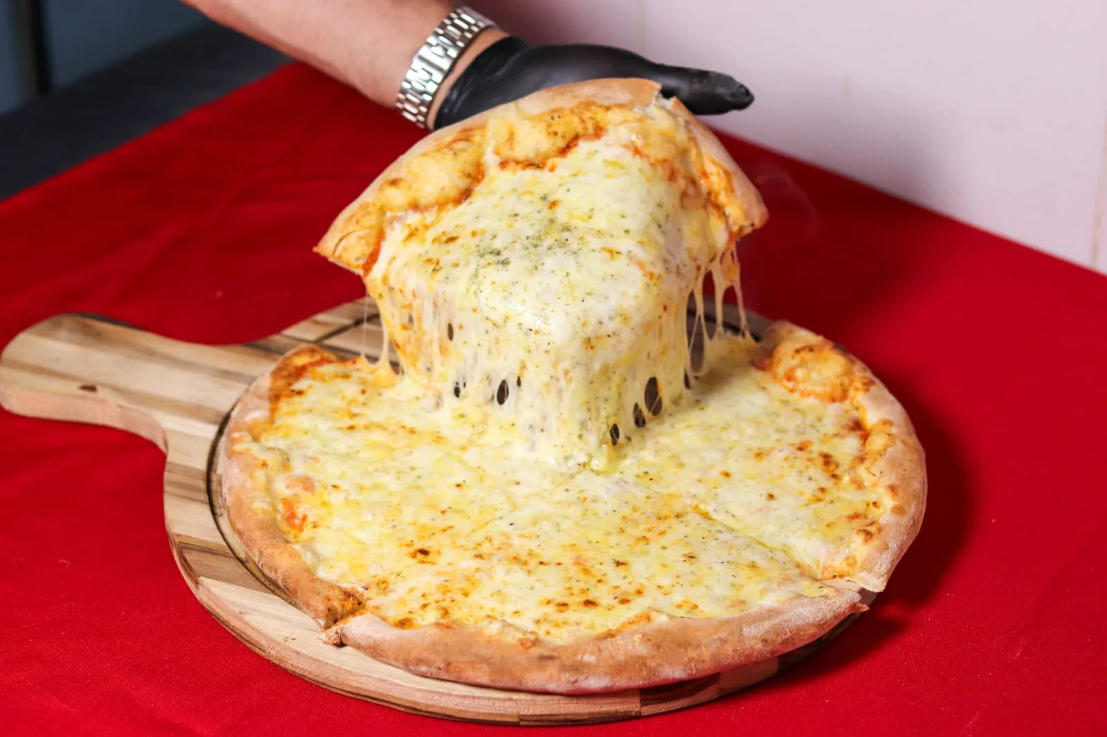 PIZZA GOURMET TRÊS QUEIJOS