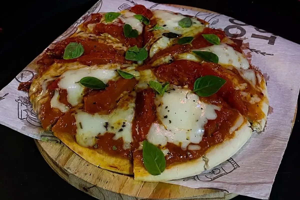 Pizza Margherita Especial - Promo válida para sexta e sábado